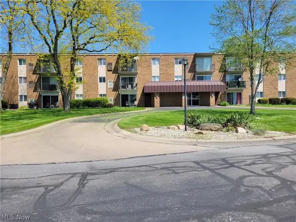 1305 S Lake Wilmer Drive #303A, Sandusky, OH 44870