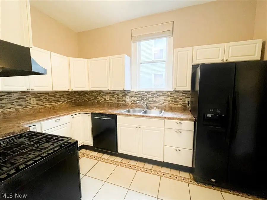 1019 Findley Avenue, Zanesville, OH 43701 - #3