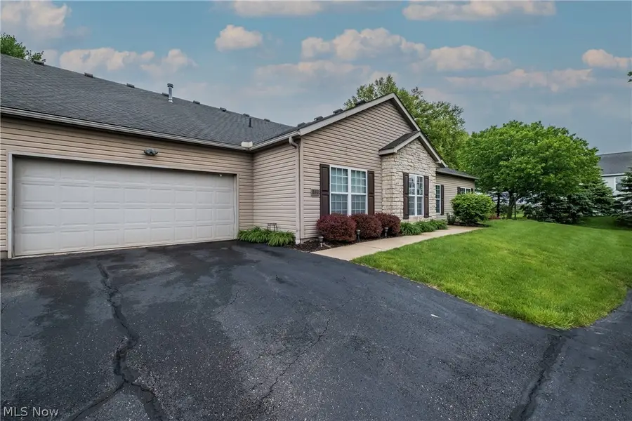 1926 University Commons Se Drive, Massillon, OH 44646 - #2