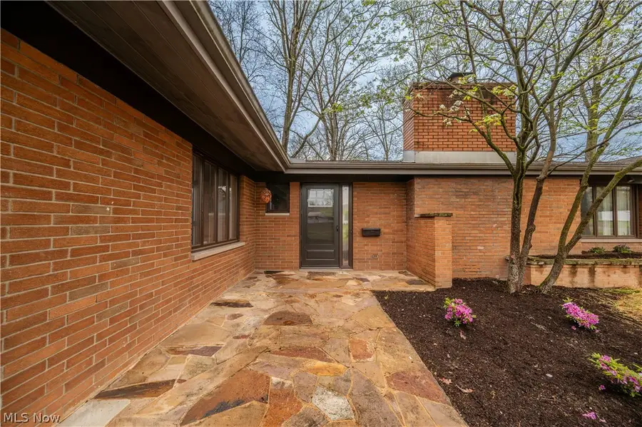 1019 Park Circle, Girard, OH 44420 - #2