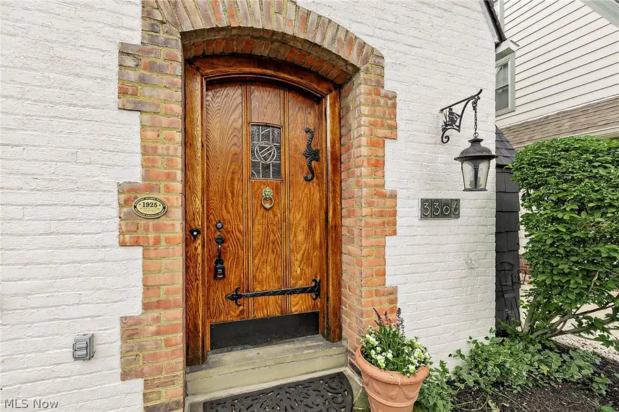 3306 Grenway Road, Shaker Heights, OH 44122 - #2