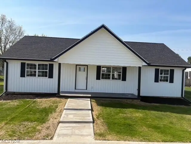 165 W 3rd Street, Frazeysburg, OH 43822 - #2