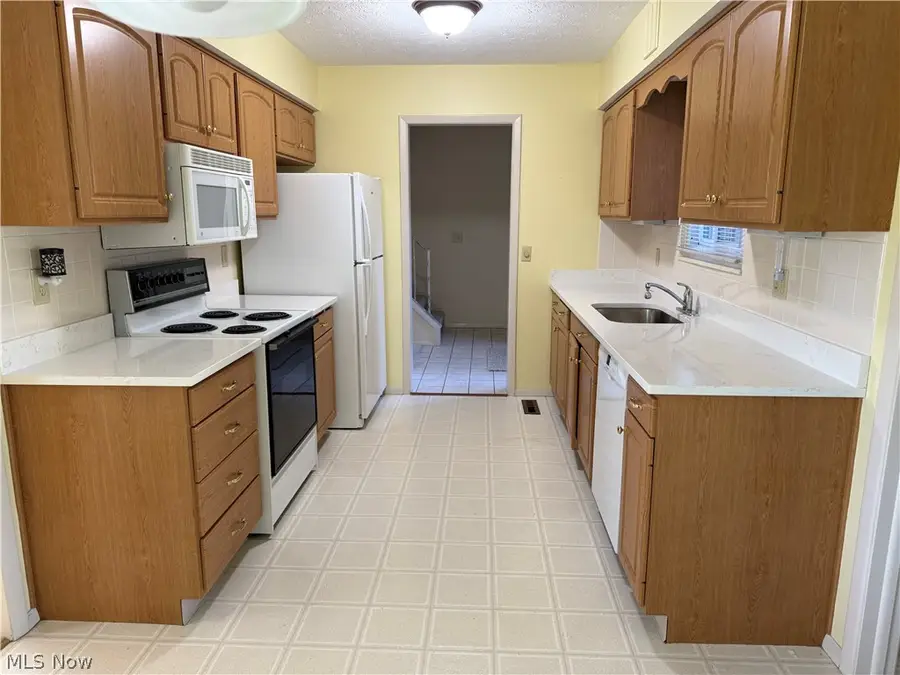 19281 Idlewood Trail, Strongsville, OH 44149 - #2