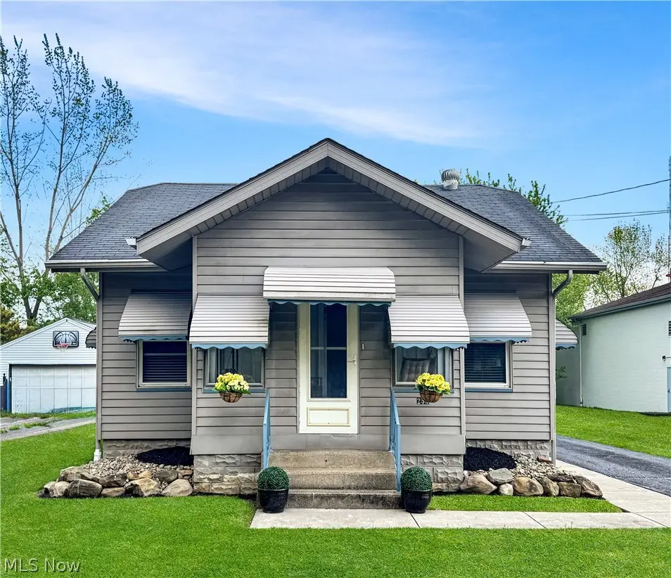 253 N Salem Warren Road, North Jackson, OH 44451 - #1