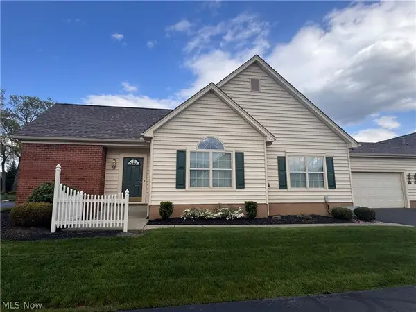 216 Village Court, Columbiana, OH 44408
