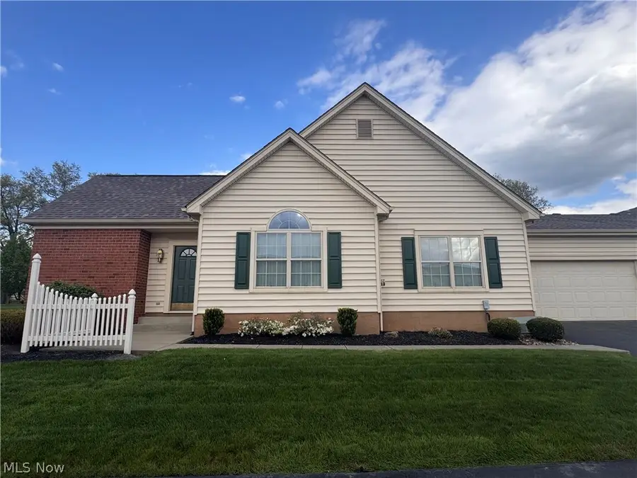 216 Village Court, Columbiana, OH 44408 - #3