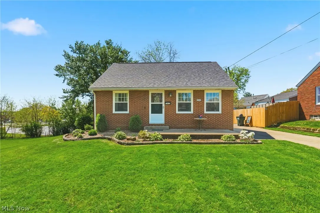 1437 Deville Nw Avenue, Canton, OH 44708 - #1