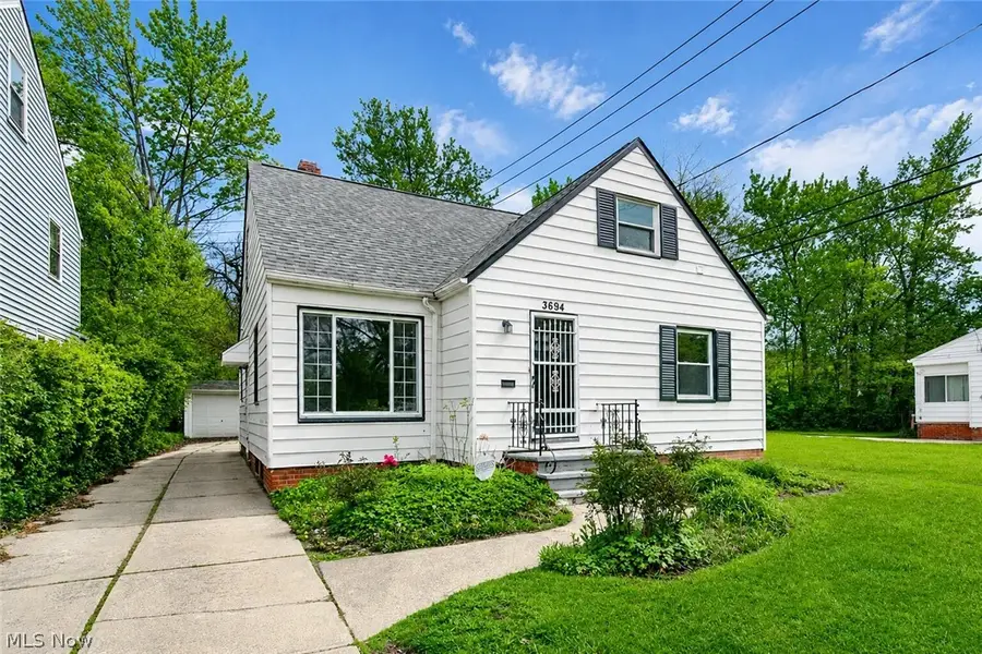 3694 Grosvenor Road, Cleveland Heights, OH 44118 - #2