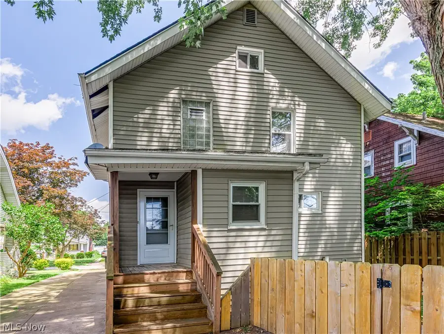 190 E Brookside Avenue, Akron, OH 44301 - #3