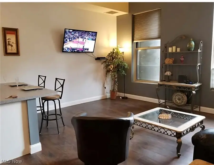 408 W Saint Clair Avenue #311, Cleveland, OH 44113 - #3