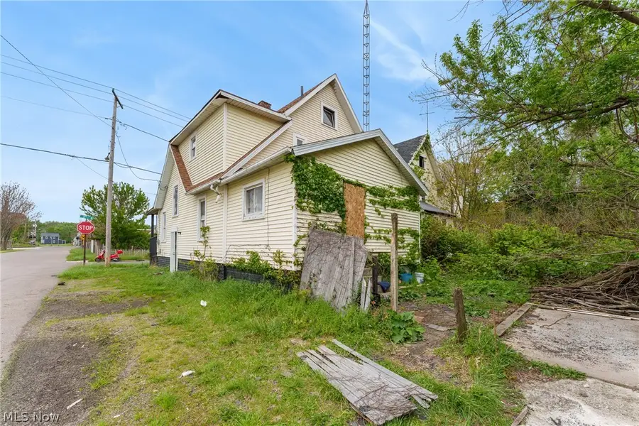 700 8th Ne Street, Canton, OH 44704 - #3