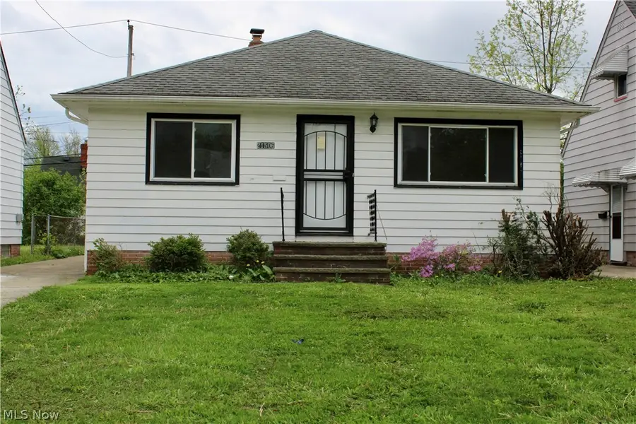 21506 Kenyon Street, Maple Heights, OH 44137 - #2