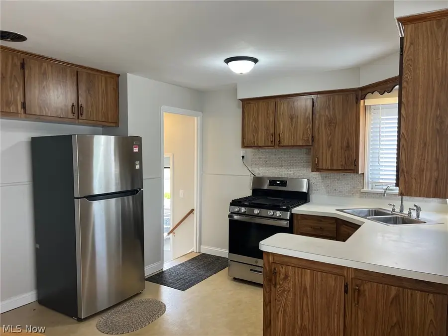 19313 Longview Avenue, Maple Heights, OH 44137 - #2