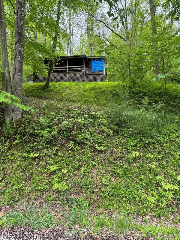 641 Sugar Valley Road, Friendly, WV 26146