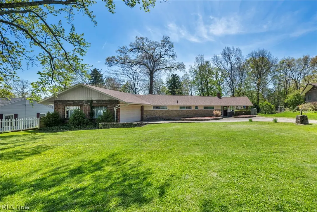 900 Magnolia Avenue, Cuyahoga Falls, OH 44221 - #1