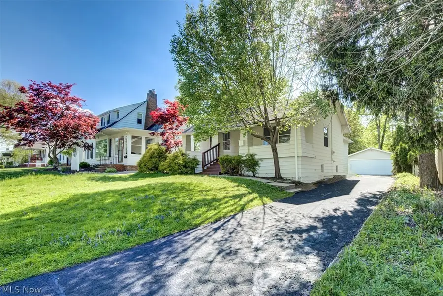 1548 Biltmore Road, Lyndhurst, OH 44124 - #3
