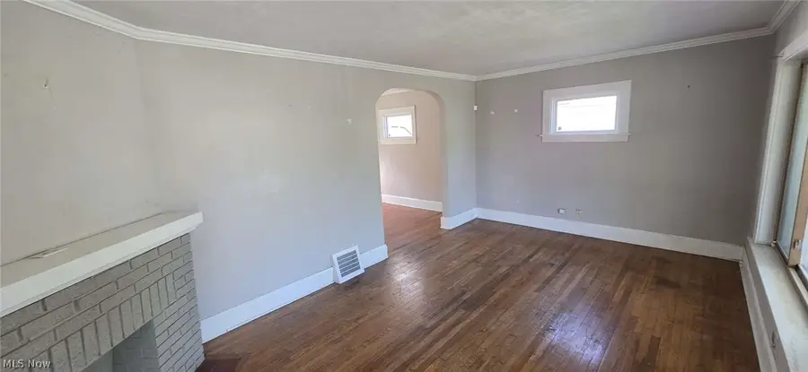 3005 Hillcrest Avenue, Cleveland, OH 44109 - #3