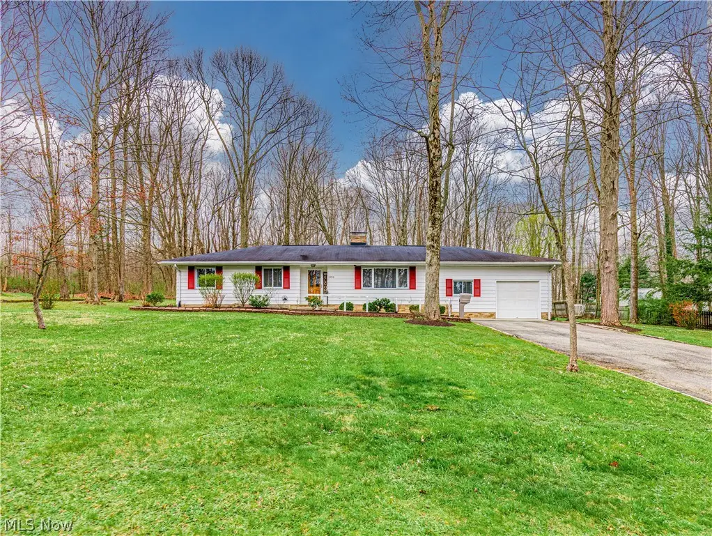 8406 Whippoorwill Road, Ravenna, OH 44266 - #1