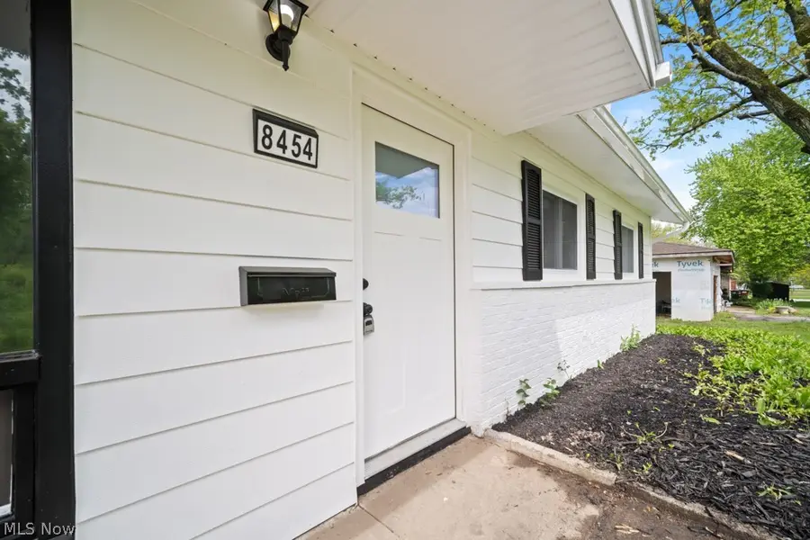 8454 Royalhaven Drive, North Royalton, OH 44133 - #3