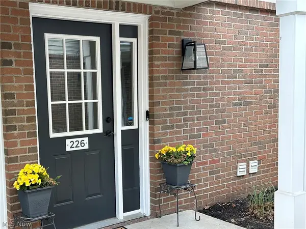3321 Lenox Village Drive #226, Fairlawn, OH 44333
