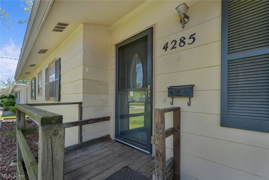 4285 Kerrybrook Drive, Youngstown, OH 44511 - #2