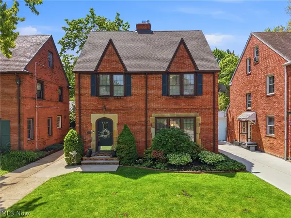 3854 Meadowbrook Boulevard, University Heights, OH 44118