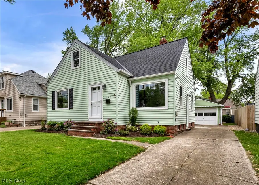 391 E 324th Street, Willowick, OH 44095 - #2