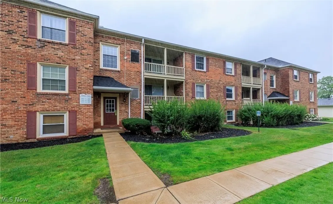 5810 Tiffany Court, Lyndhurst, OH 44124 - #1