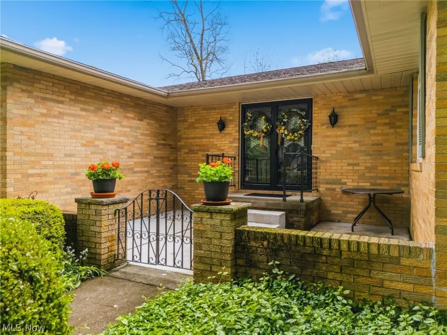 5080 Shamrock Nw Avenue, North Canton, OH 44720 - #2