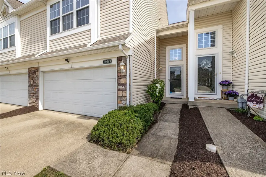 29089 Pembrooke Boulevard, Olmsted, OH 44138 - #2