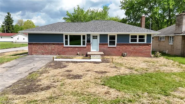 2502 Stocker Avenue, Youngstown, OH 44505
