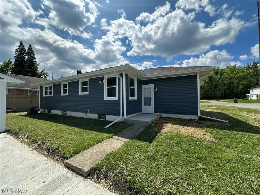 2502 Stocker Avenue, Youngstown, OH 44505 - #2