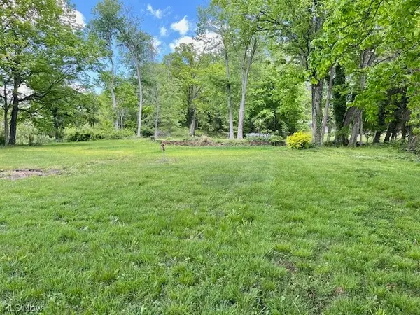 2062 Dupont Road, Parkersburg, WV 26101