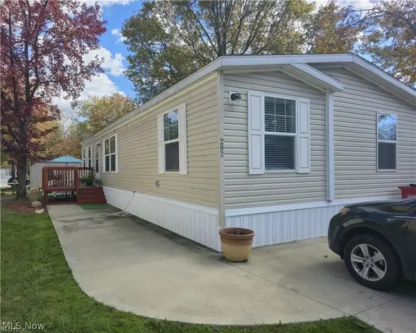 292 Westwoods Street, Amherst, OH 44001