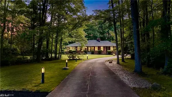 4830 Som Center Road, Moreland Hills, OH 44022