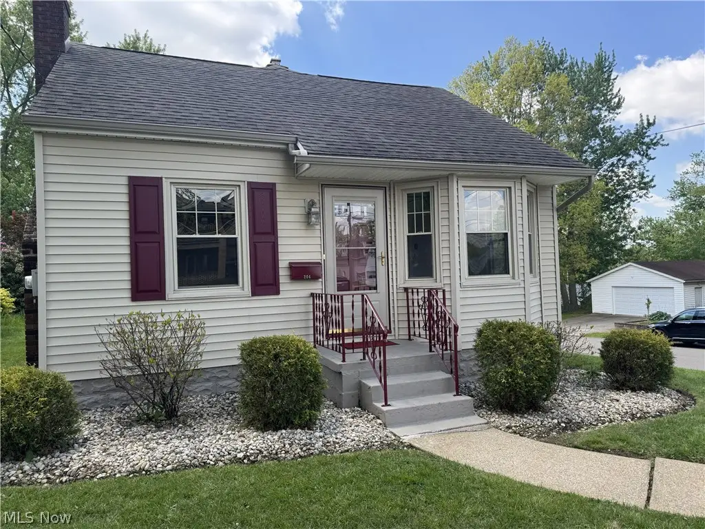 204 E Baird Avenue, Barberton, OH 44203 - #1