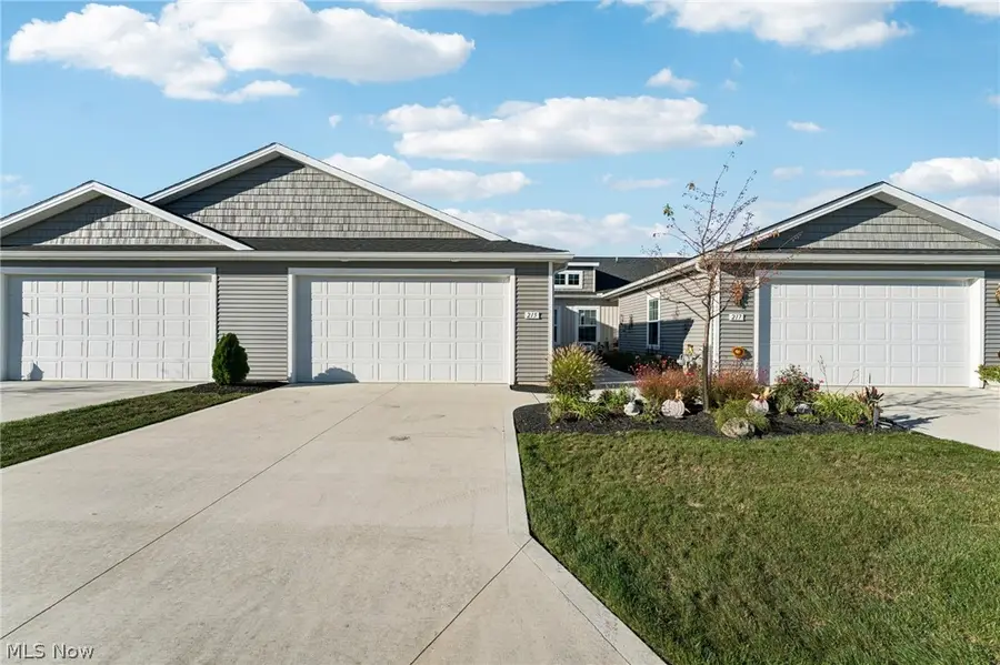 215 Silver Spring Circle, Elyria, OH 44035 - #2