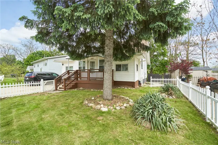 2747 3rd Street, Cuyahoga Falls, OH 44221 - #2
