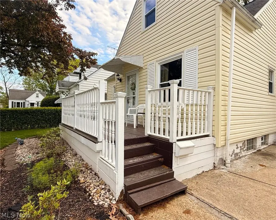 482 E 329th Street, Willowick, OH 44095 - #3