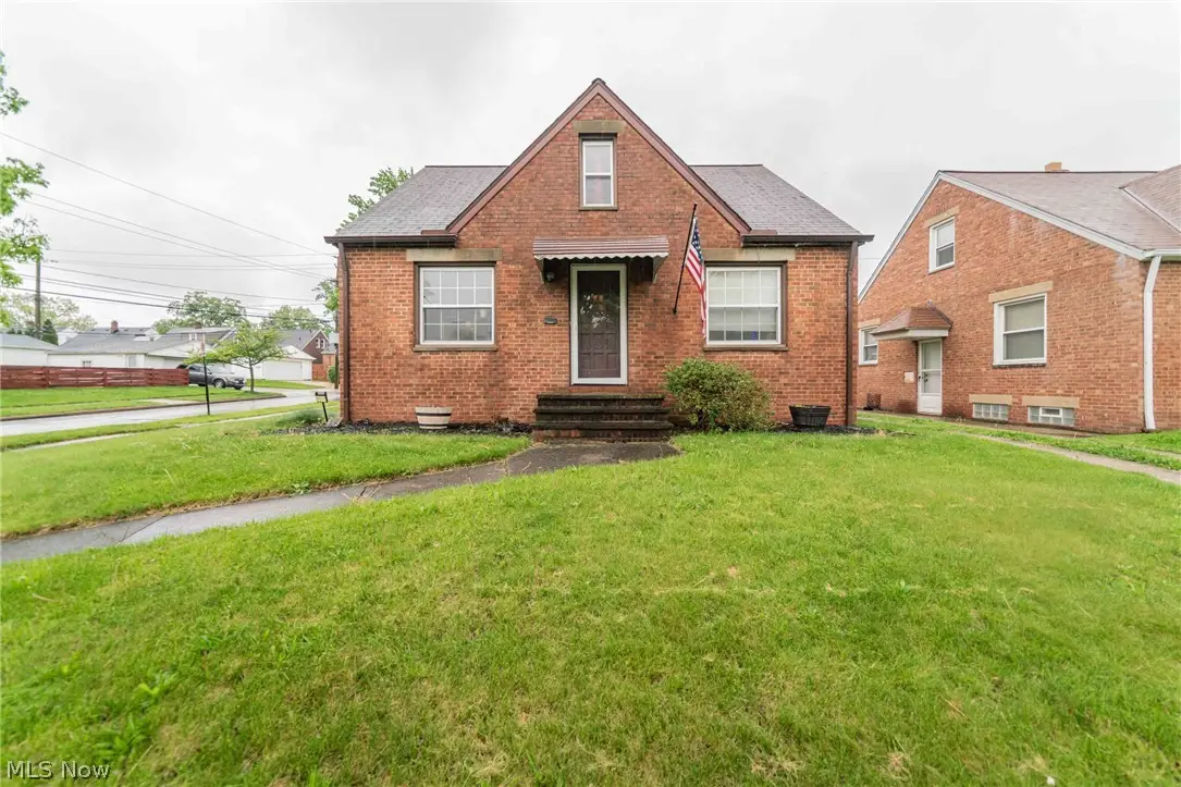 9011 Torrance Avenue, Brooklyn, OH 44144 - #1