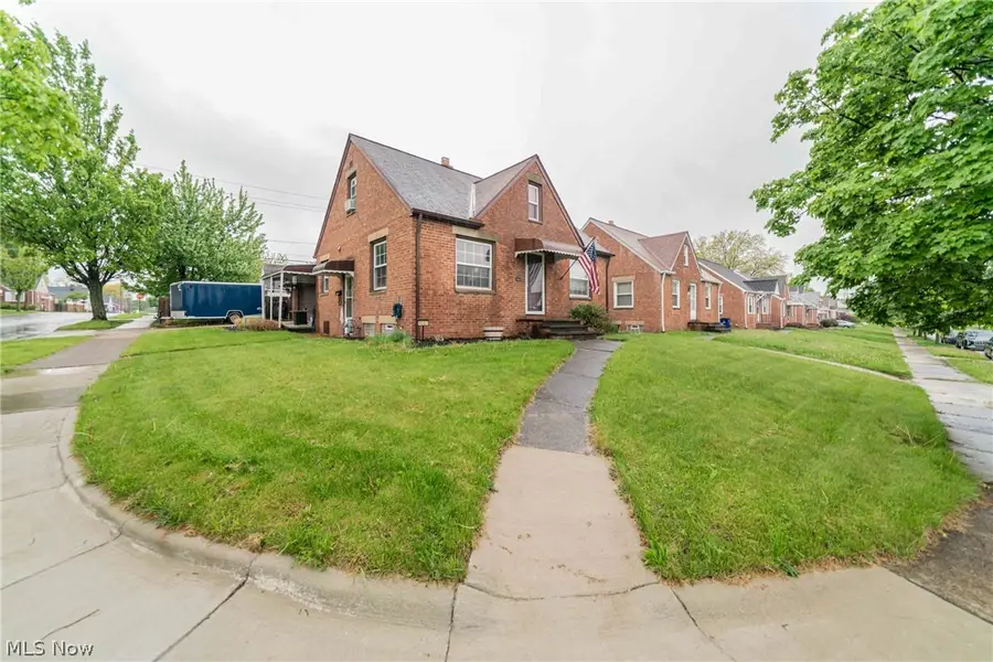 9011 Torrance Avenue, Brooklyn, OH 44144 - #3