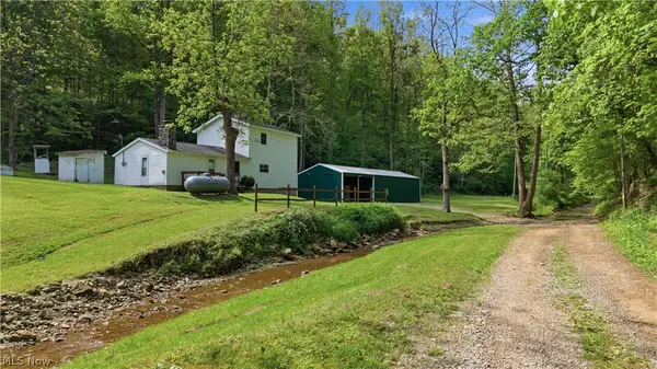 1047 Drift Fork Rd, Elizabeth, WV 26143