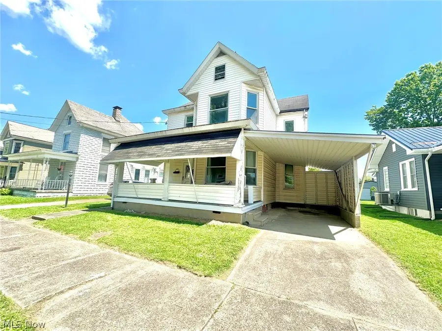 427 Columbia Avenue, Williamstown, WV 26187 - #2