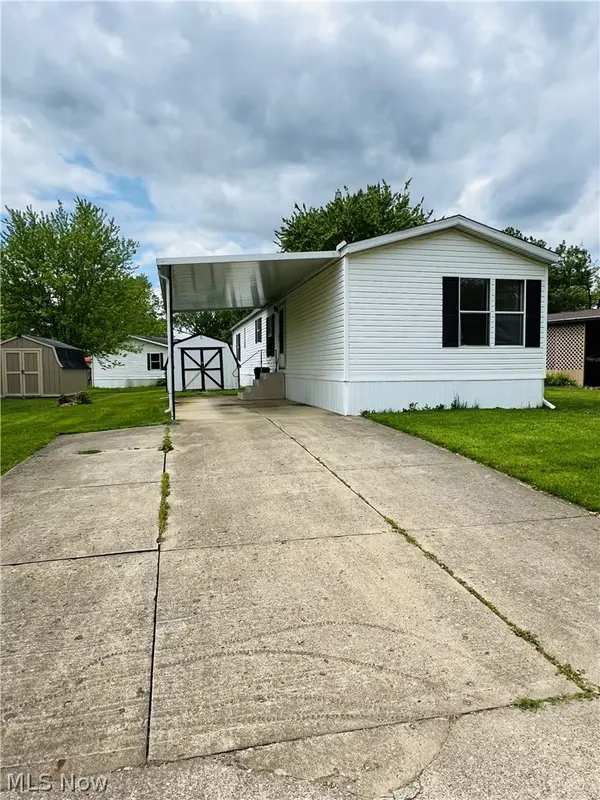 28 Thomas Nw Boulevard, Massillon, OH 44647