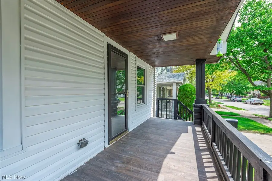 2718 Roanoke Avenue, Cleveland, OH 44109 - #2