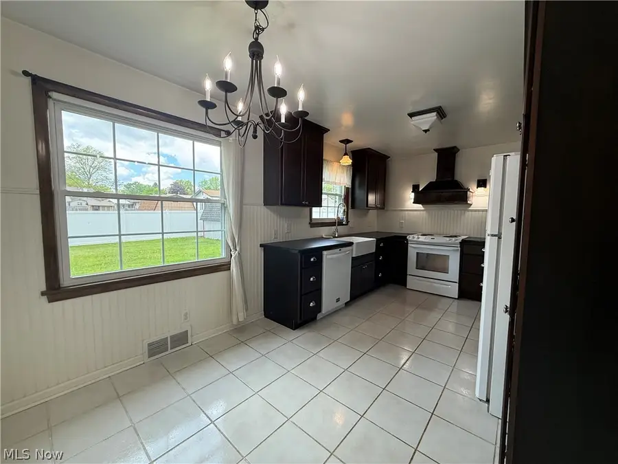 1656 Yolanda Drive, Youngstown, OH 44511 - #3