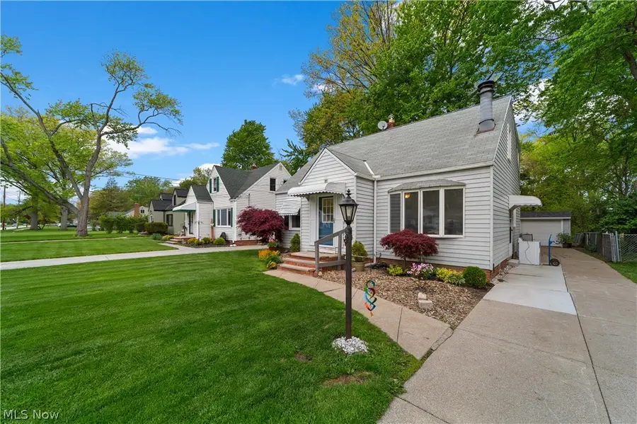 27840 Lincoln Road, Bay Village, OH 44140 - #2