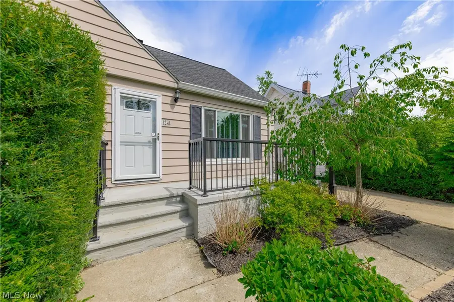 1241 Sunset Road, Mayfield Heights, OH 44124 - #3