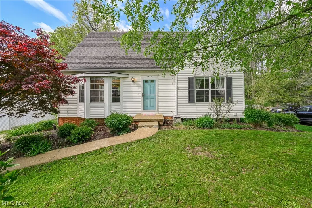 1722 W Idlewood Drive, Twinsburg, OH 44087 - #1