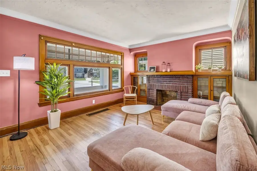 3297 W 131st Street, Cleveland, OH 44111 - #3